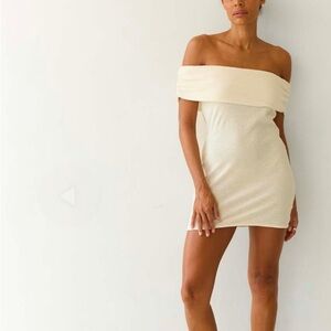 Chic Off-Shoulder Cream Mini Dress